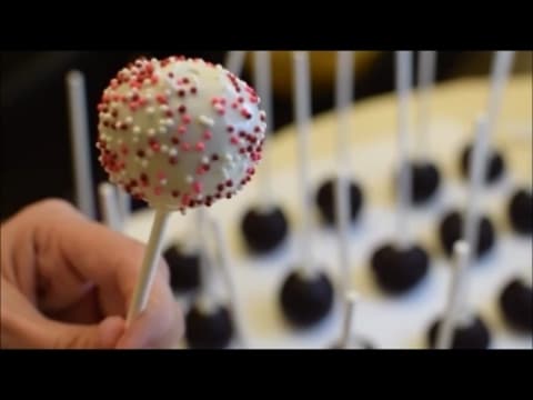 Amazing Cake Pops Tutorial In Under 3 Minutes